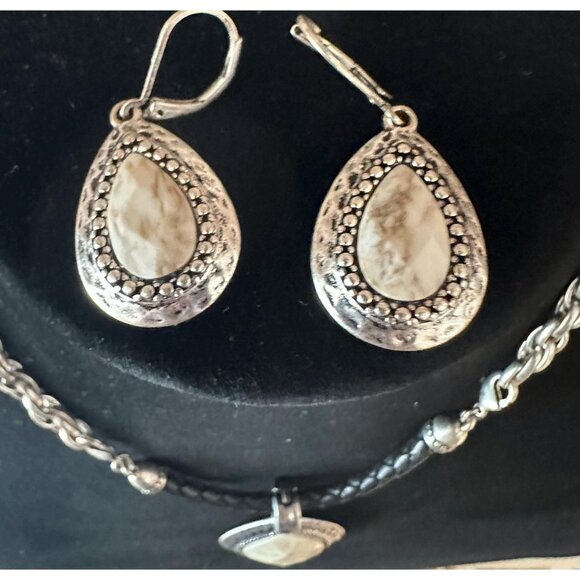 Premier Designs Necklace & Reversible Earrings Set: Versatile Jewelry for Every - Picture 3 of 10